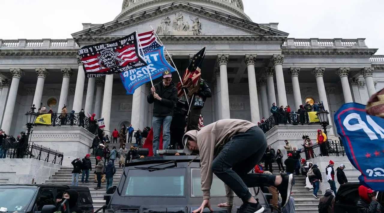   ستةأسئلة فقط للتحقيق في الهجوم على مبنى الكابيتول في واشنطن
