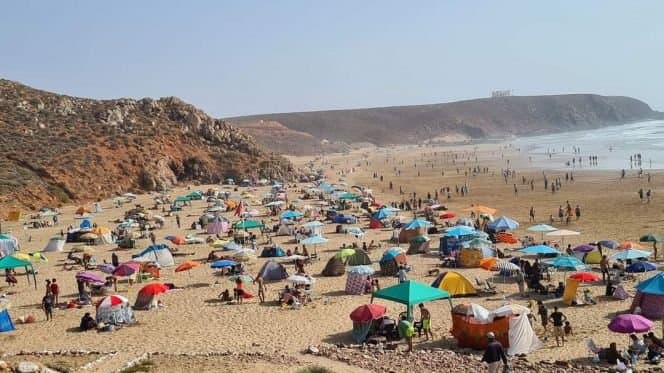 جهة سوس ماسة … شواطئ المنطقة تجدب السياح المغاربة