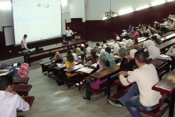 المحمدية …كلية الآداب بين الزجر في الغش و التساهل مع الطلبة