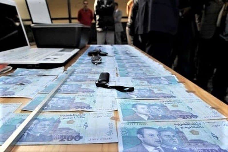 مدينة القنيطرة ... إحالة شخص للنيابة العامة للاشتباه بتورطه في قضية تتعلق بتزوير العملة الوطنية وعرضها للتداول