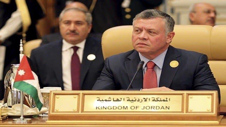 العاهل الأردني يتخلف عن حضور القمة العربية المقامة بالجزائر