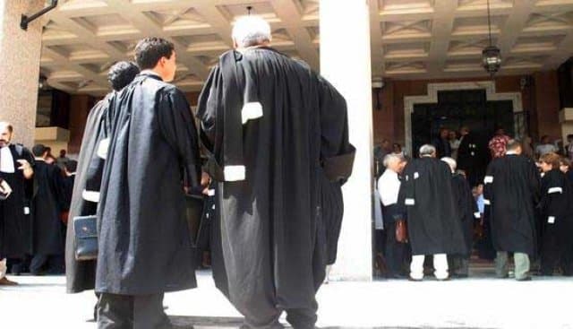 أأصحاب البدل السوداء يحتجون أمام البرلمان ضد المقتضيات الضريبية(فيديو)