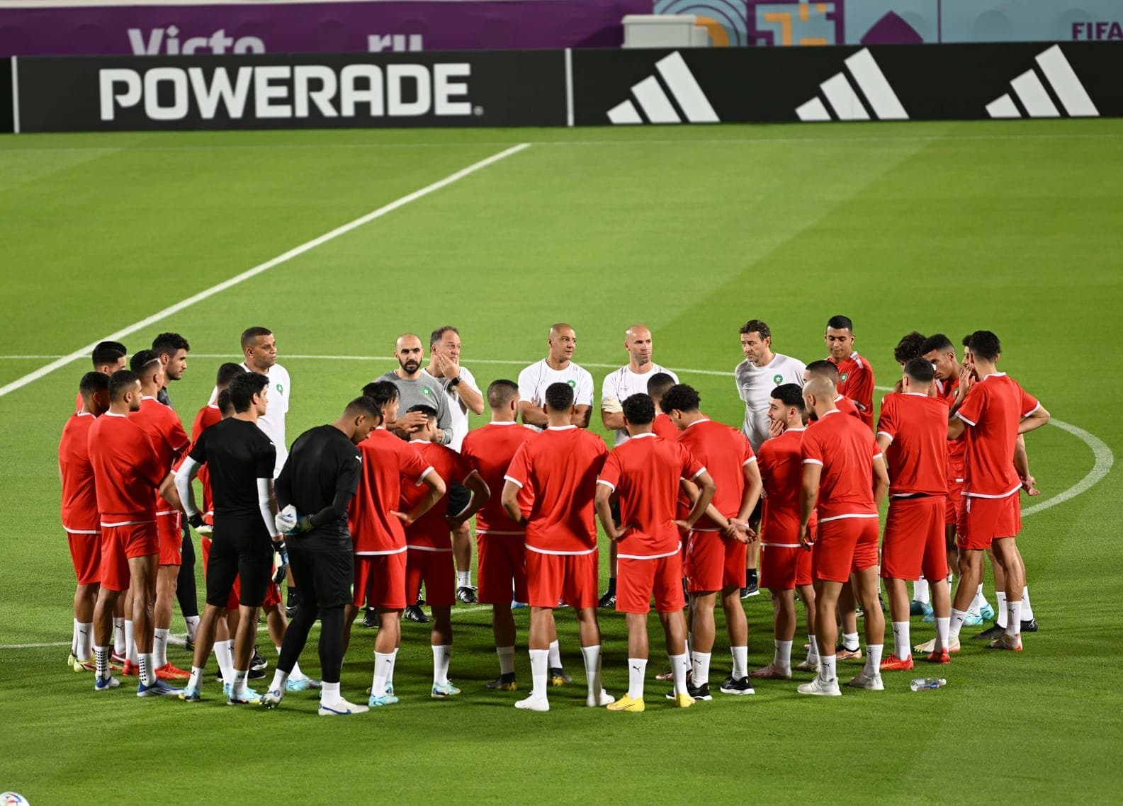 المنتخب الوطني يجري حصة تدريبية خفيفة