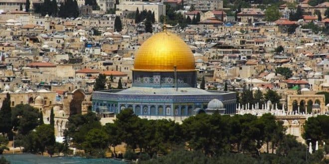 منظمة التعاون الإسلامي تؤكد دور لجنة القدس برئاسة الملك في مواجهة الاحتلال