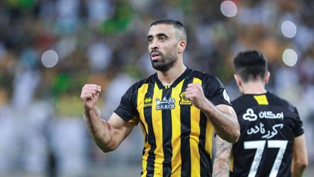 عبد الرزاق حمد الله يقود فريقه الاتحاد لإلحاق أول هزيمة بكريستيانو رونالدو في كأس السوبر السعودي