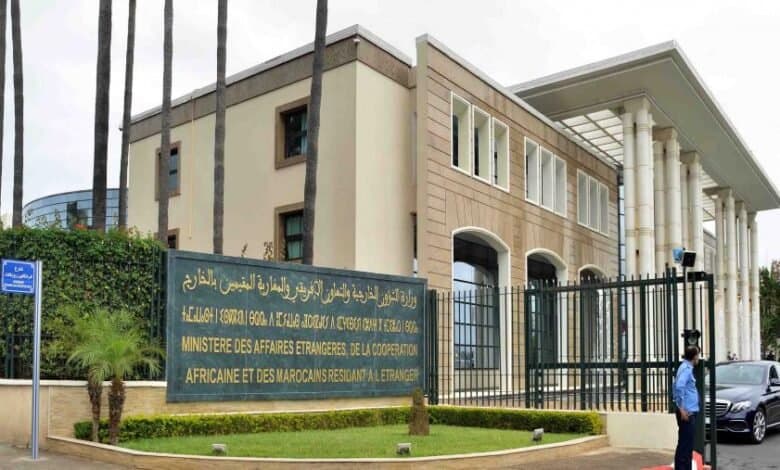 الخارجية المغربية تدين بشدة إقدام متطرف على تمزيق مصحف شريف بهولندا
