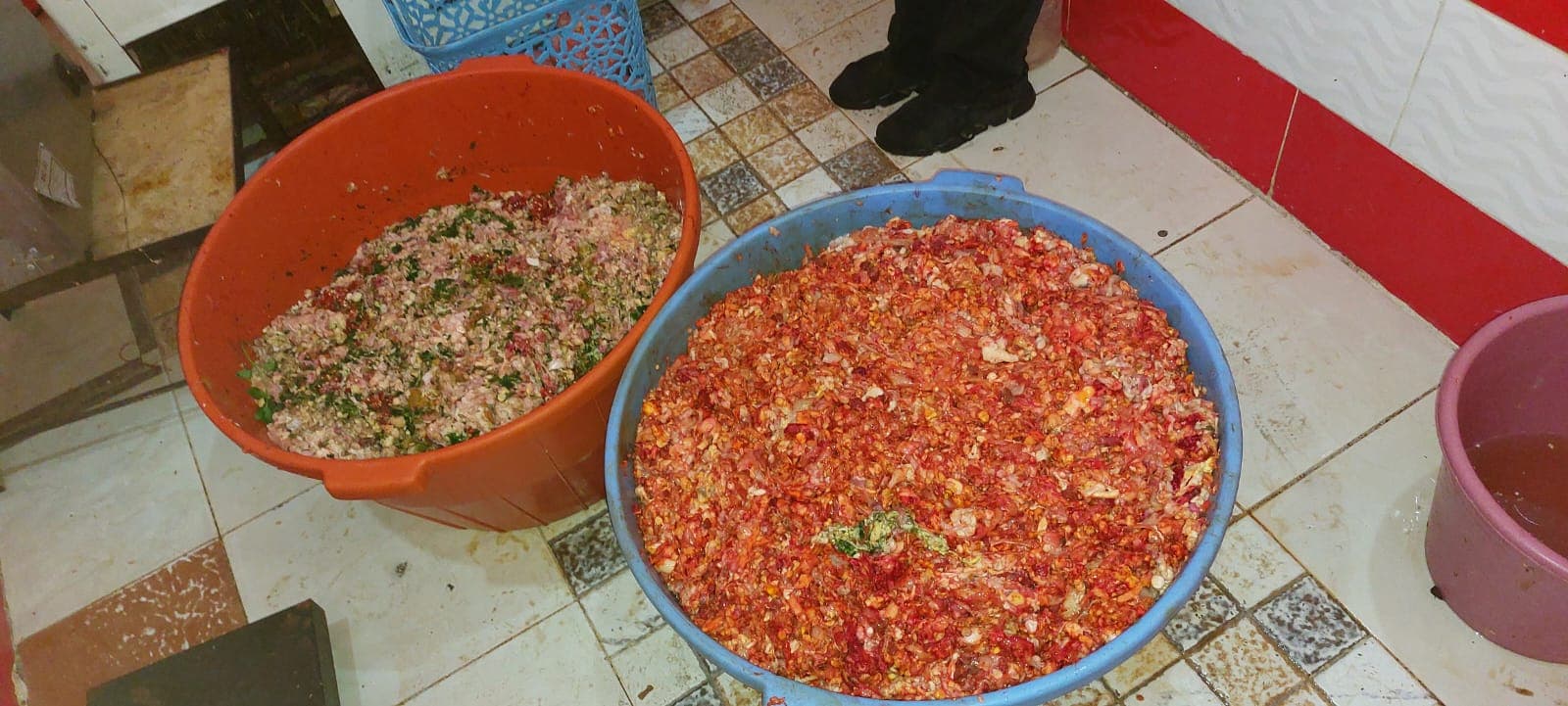 السلطات المحلية تحجز أزيد من 210 كيلوغراما من اللحوم الفاسدة بمحل للجزارة بمراكش (+صور)
