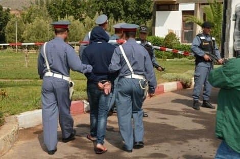 إلقاء القبض على عشريني متورط في اغتصاب فتاة قاصر بسيدي المختار