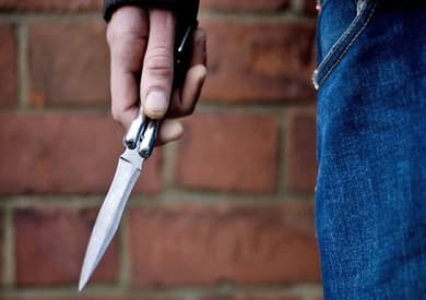 مقتل شخصين في هجوم بسكين على متن قطار بألمانيا