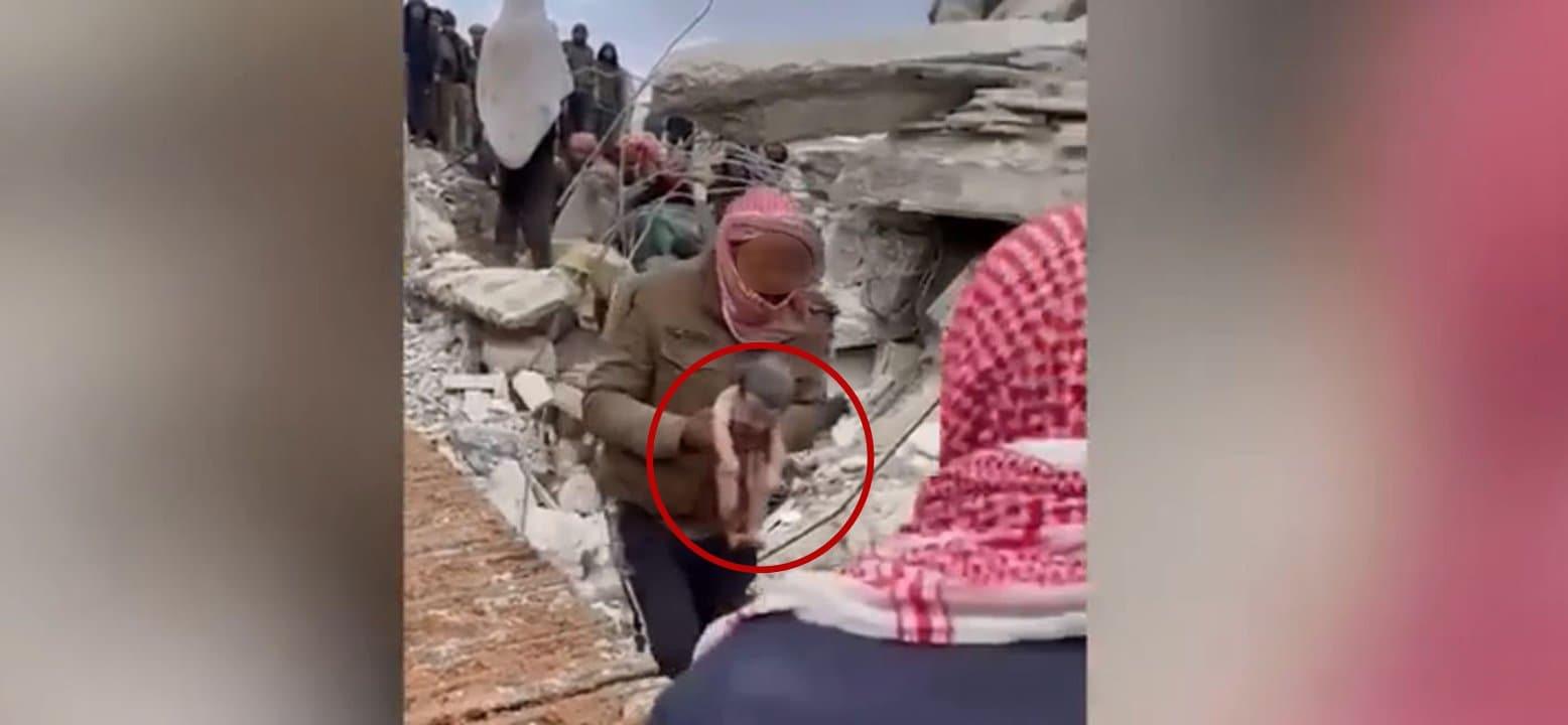 سوريا ... رضيعة تولد بأعجوبة تحت الركام بعد مقتل والدتها 
