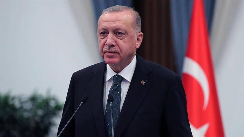 الرئيس أردوغان يعلن حالة الطوارئ في المناطق المنكوبة لمدة 3 أشهر