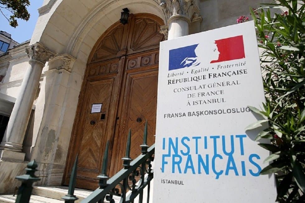 إنسطنبول … فرنسا تصبح خامس دولة توقف عمل قنصليتها