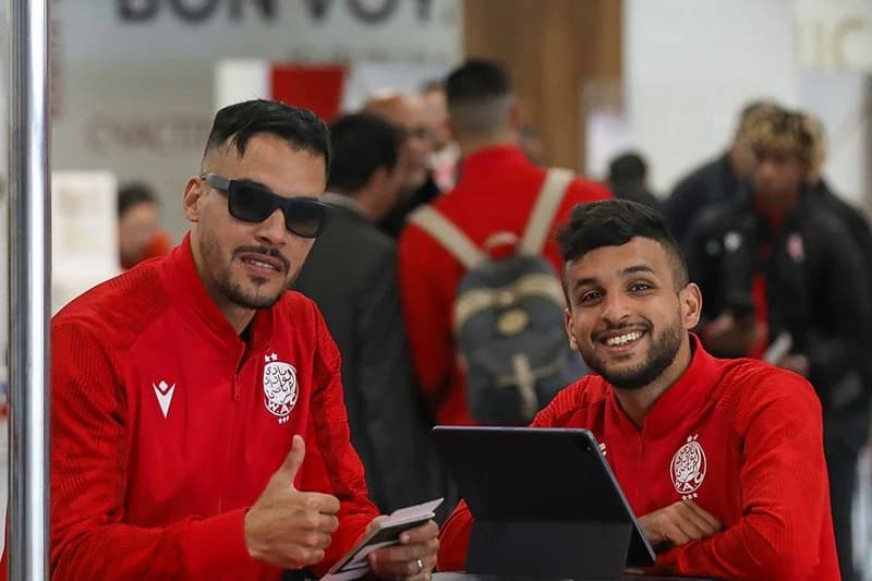 الجزائر… الأمن يصادر معدات تصوير طاقم الوداد