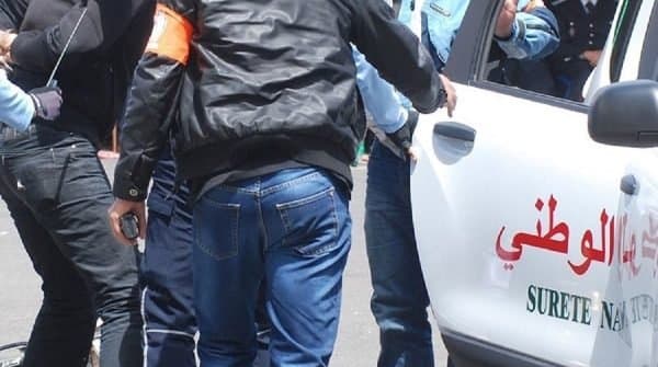 شرطة قلعة السراغنة يوقف سارق دراجة نارية واربعيني متلبس بترويج مسكر “ماء الحياة