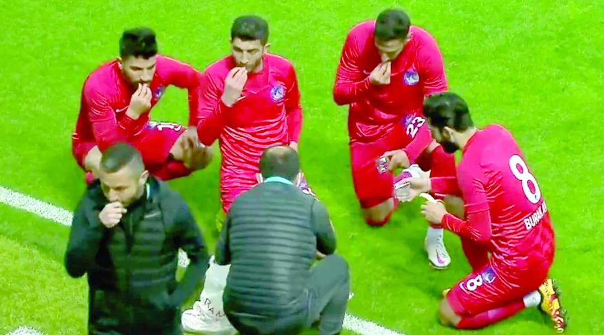 فرنسا … الاتحاد الفرنسي يرفض إيقاف المباريات لإفطار اللاعبين المسلمين
