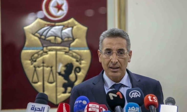 وزير الداخلية التونسي يستقيل من منصبه