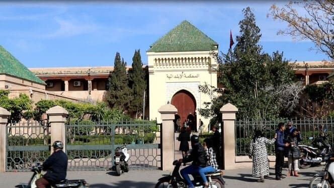 مراكش … التشاجر امام انظار سياح يقود سائقي طاكسي للمحاكمة