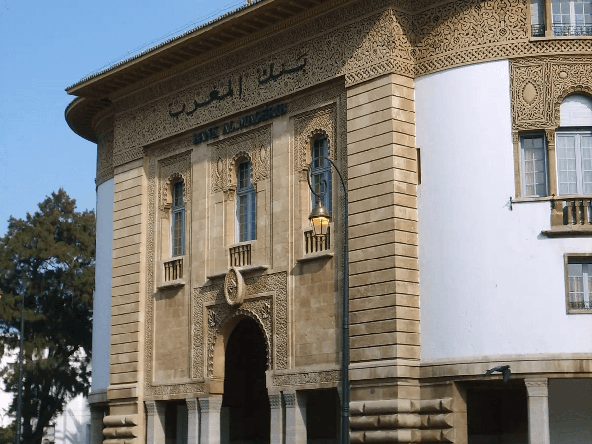 بنك المغرب : الإبقاء على سعر الفائدة الرئيسي دون تغيير عند % 3.