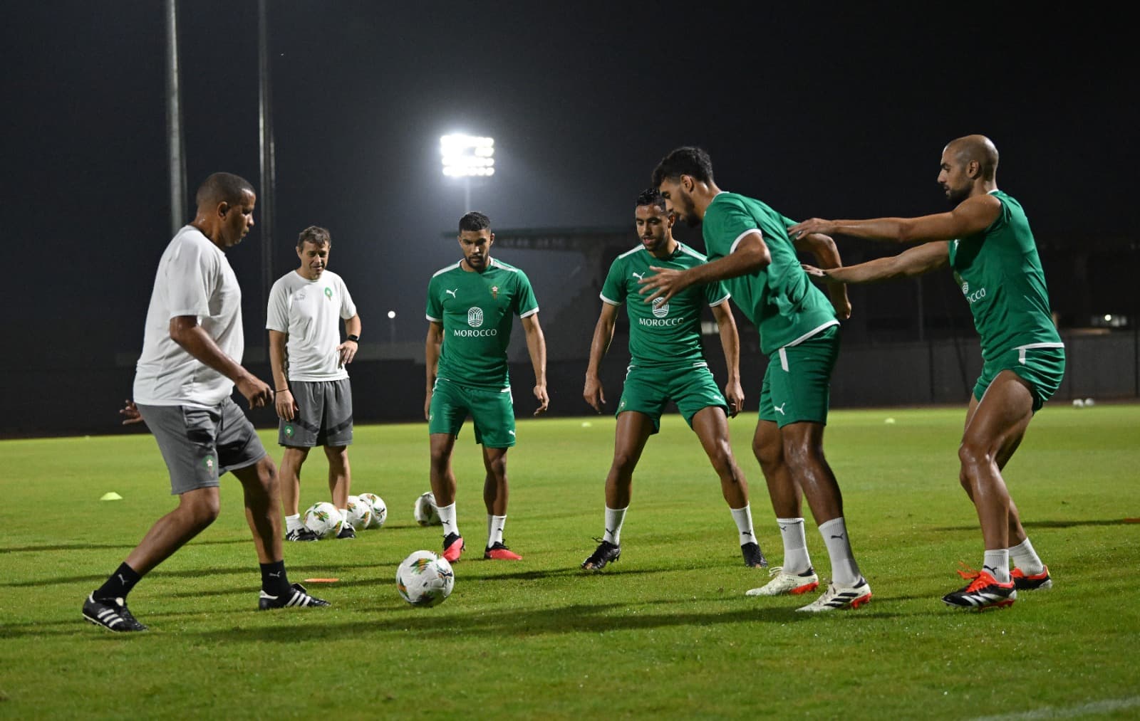 استعدادا للقاء جنوب افريقيا.. المنتخب الوطني يجري حصة تدريبية جديدة