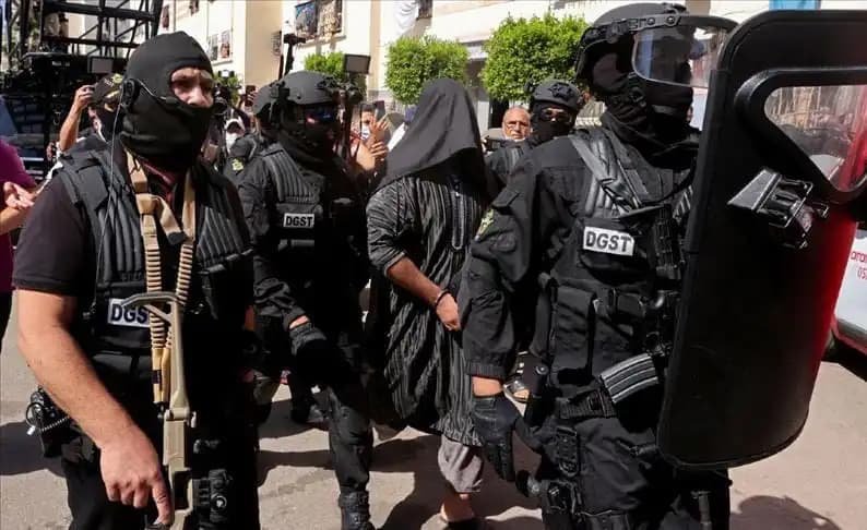 المغرب يفكك شبكة إرهابية تنشط في تجنيد وإرسال مقاتلين إلى تنظيم « داعش »