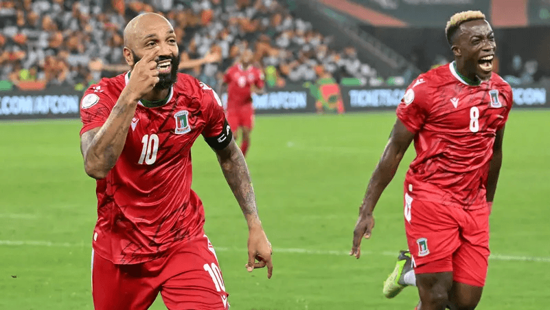 رئيس غينيا يعلن عطلة رسمية بعد فوز المنتخب أمام كوت ديفوار.