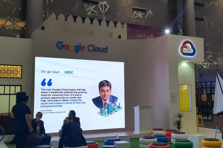 قمة الويب بقطر.. سباق الزوار وشغفهم لاستكشاف أحدث التقنيات