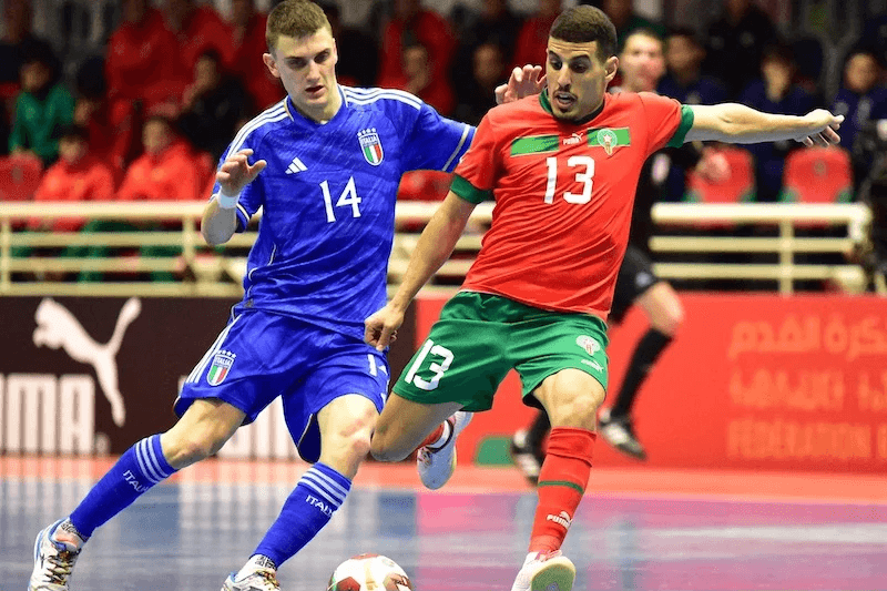 كرة القدم داخل القاعة: المنتخب المغربي يفوز على نظيره الإيطالي (4-0).