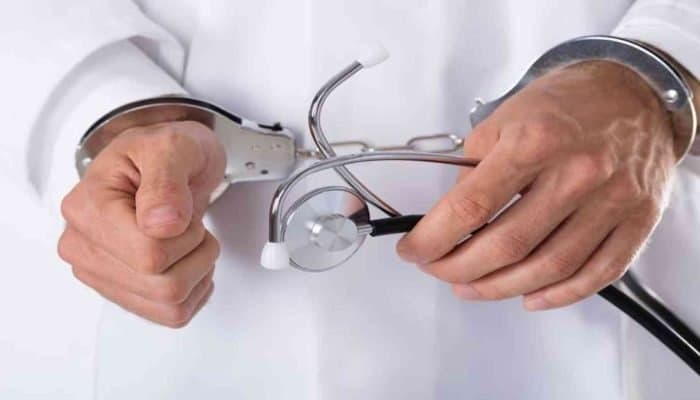 ثمانية أشهر حبسا نافذا لطبيب مع منعه من مزاولة المهنة لمدة سنة بتهمة محاولة إجهاض امرأة حبلى بابن جرير