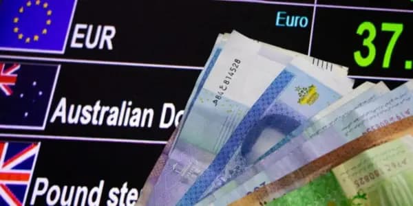 توقعات AGR لسعر صرف الدولار مقابل الدرهم المغربي تتجاوز الثلاثة أشهر.