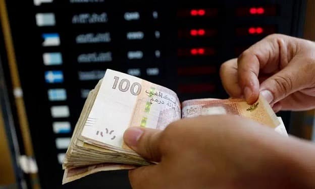 سعر صرف الدرهم يتراجع مقابل الدولار.