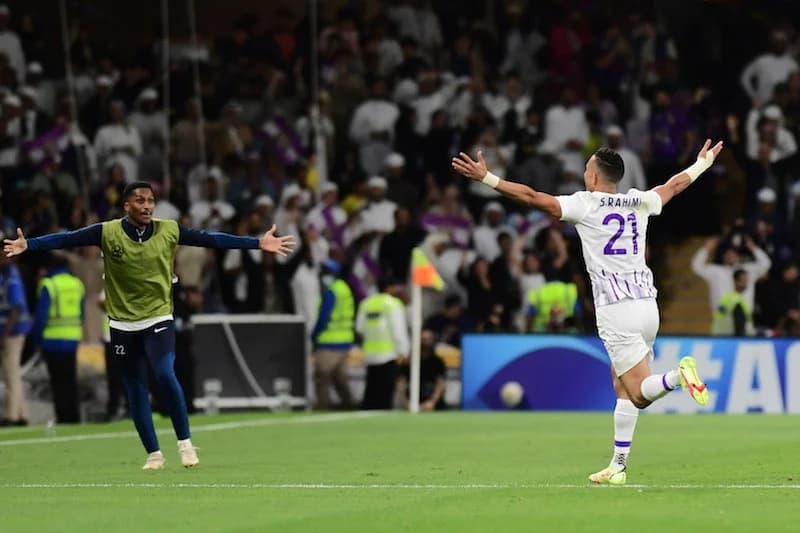 رحيمي يُقود العين للفوز على النصر المباراة.