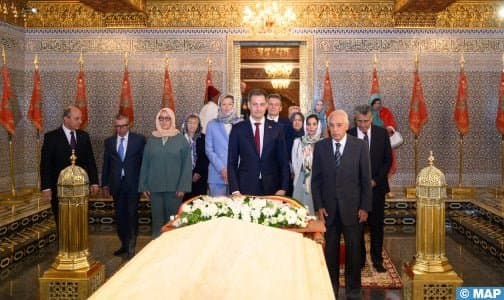 رئيس الوزراء البلجيكي يزور ضريح محمد الخامس في الرباط