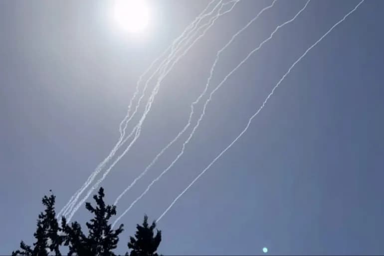القسام تقصف تل أبيب برشقة صاروخية وتدمر آليات إسرائيلية بجباليا