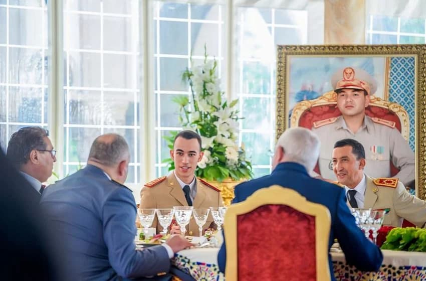 الأمير مولاي الحسن يترأس مأدبة غداء أقامها جلالة الملك بمناسبة الذكرى الـ 68 لتأسيس القوات المسلحة الملكية