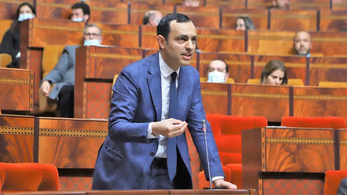 الحكومة تسعى للتوافق مع النقابات حول قانون الإضراب ومراجعة مدونة الشغل