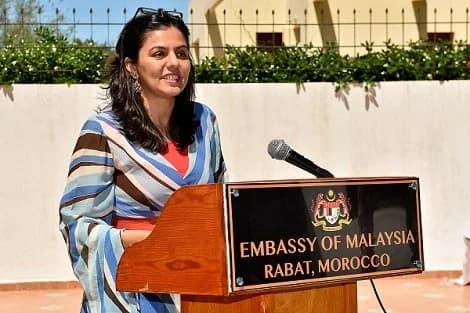 توشيح السفيرة الماليزية السابقة في المغرب بوسام العلوي من درجة الحمالة الكبرى
