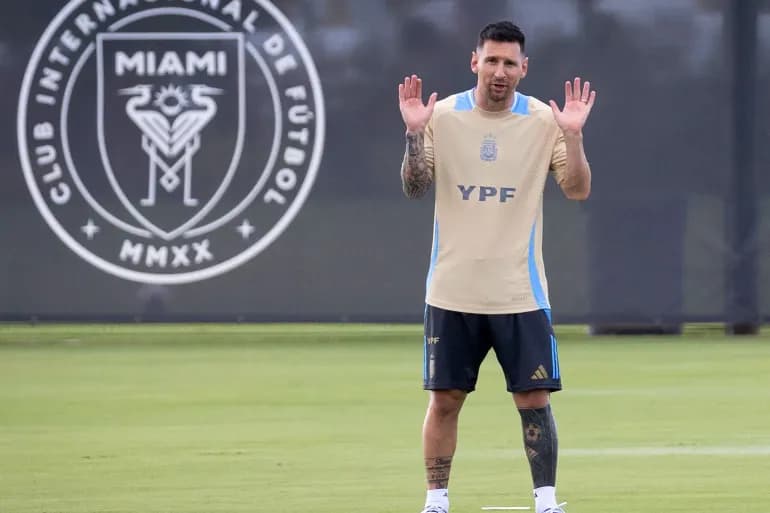 ميسي: "ريال مدريد هو الأفضل في النتائج ومانشستر سيتي الأفضل في أسلوب اللعب"