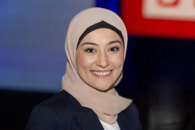 أستراليا.. الحزب الحاكم يعاقب نائبة محجبة لدعمها دولة فلسطين