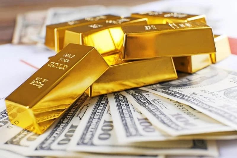 ضعف الدولار يسبب ارتفاع أسعار الذهب