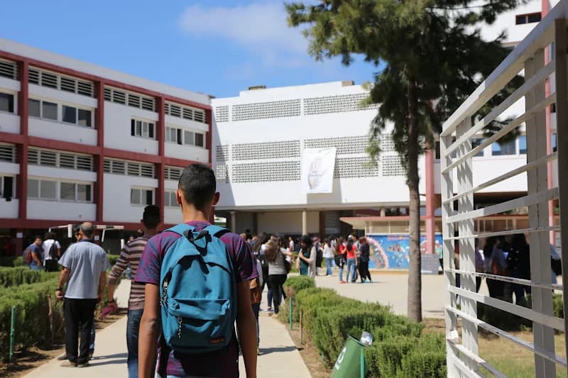 أولياء التلاميذ يحذرون من الغش ويحملون الوزارة مسؤولية "تسريبات الباك"