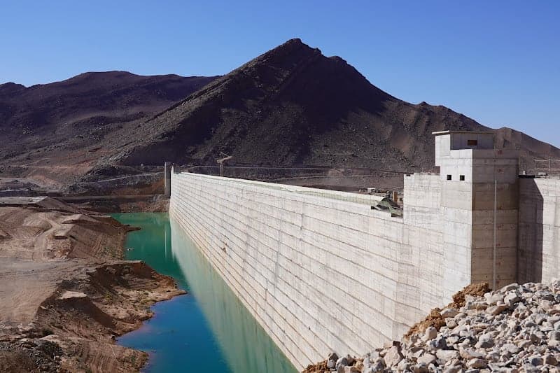 فراغ سدود بالمغرب يرفع دعوات لتكثيف عمليات إزالة الأوحال وإعادة التأهيل