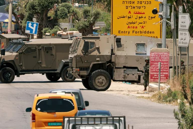 الاحتلال يشن حملة اعتقالات واسعة بالضفة واشتباكات في طوباس