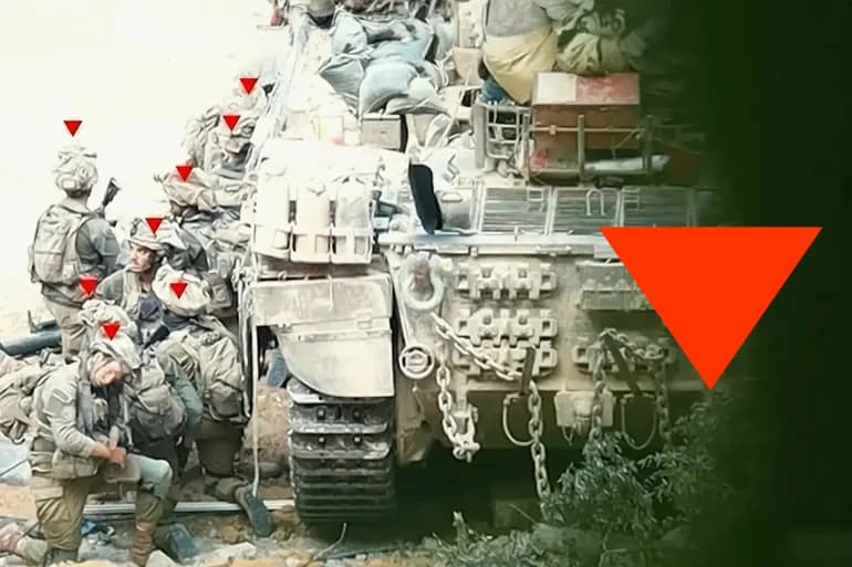 مغردون يسخرون من حظر برلمان برلين رمز المثلث الأحمر المقلوب
