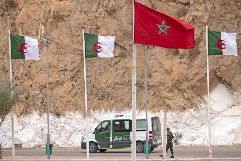 سلطات الجزائر تسلّم المغرب 6 معتقلين