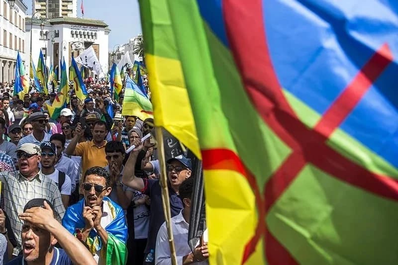 « الحركة الأمازيغية » تعود إلى « الدّرجة الصفر » وتنادي بدستور مغربي جديد