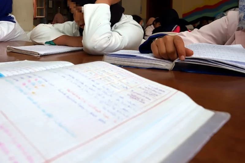 مركز عبري يقارب وجود إسرائيل واليهود في المقررات الدراسية العربية