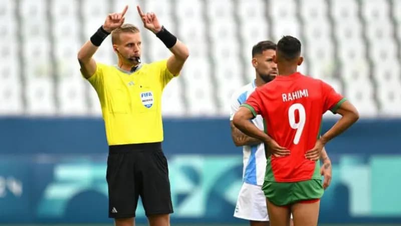 المغرب يحقق فوزا مثيرا على الأرجنتين في مباراة شهدت أحداثا درامية وشغبا جماهيريا