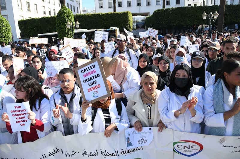 "ممرضو الغد" يلوحون بالمقاطعة أمام اعتماد مباريات التوظيف بصيغة التعاقد