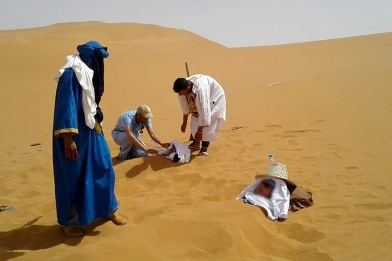 موسم "الدفينْ".. مرزوكة تجهز "حمامات الرمال" للباحثين عن السياحة الاستشفائية