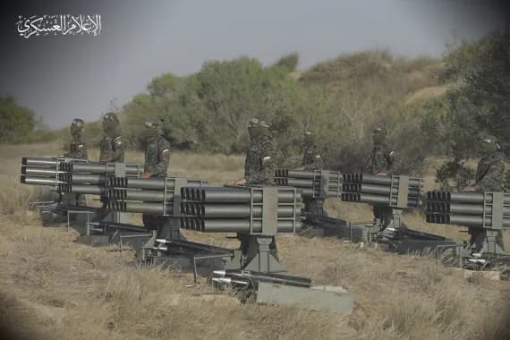 المقاومة تقصف مواقع إسرائيلية في غلاف غزة ومحوري فيلادلفيا ونتساريم